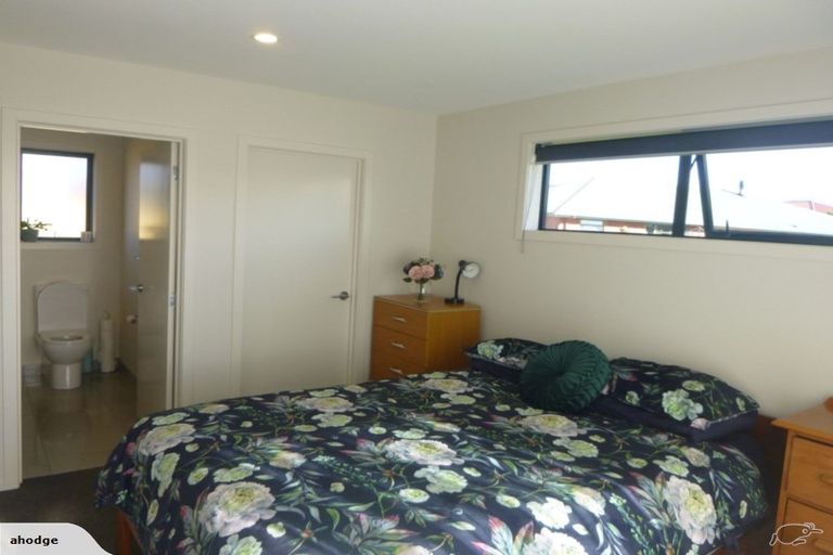 Photo of property in 14 Hebbard Court, Albert Town, Wanaka, 9305