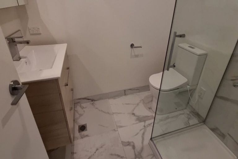 Photo of property in 3/137 Tirimoana Road, Te Atatu South, Auckland, 0602