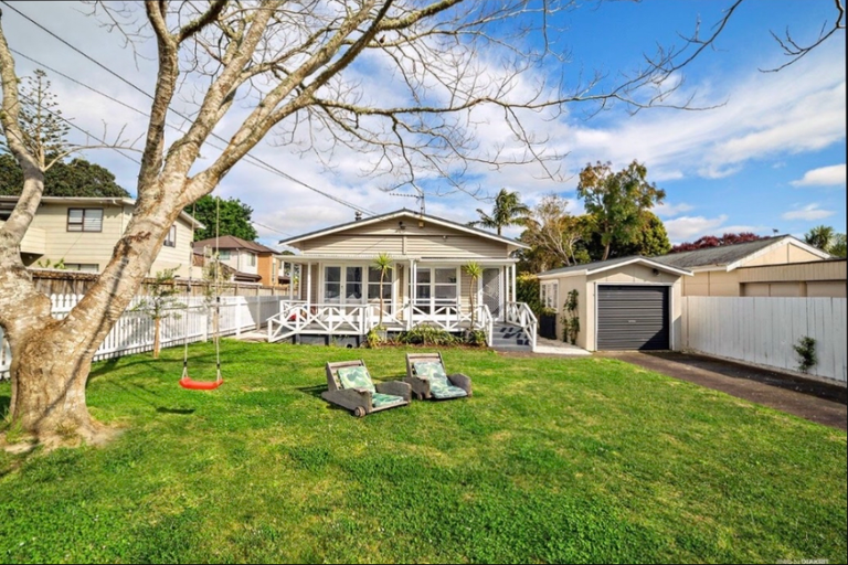 Photo of property in 1/12 Gazelle Avenue, Beach Haven, Auckland, 0626