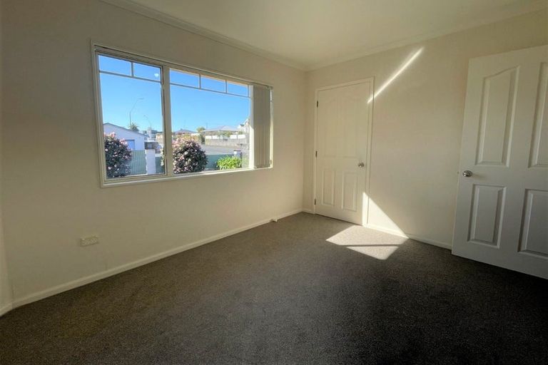 Photo of property in 332a Devon Street West, New Plymouth, 4310