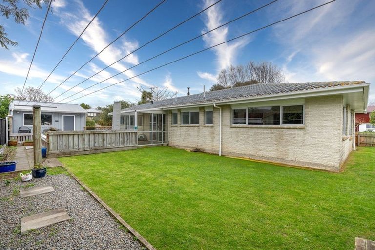 Photo of property in 8 Paretai Grove, Waikanae, 5036