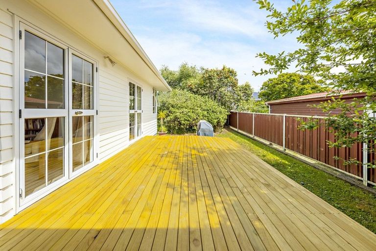 Photo of property in 35 Gossamer Drive, Pakuranga Heights, Auckland, 2010