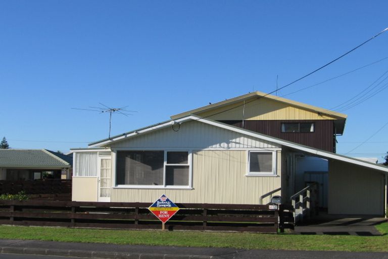 Photo of property in 1/137 Centreway Road, Orewa, 0931