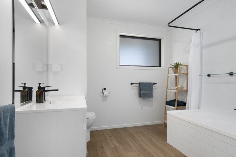 Photo of property in 2 Stingray Drive, Omokoroa, 3114