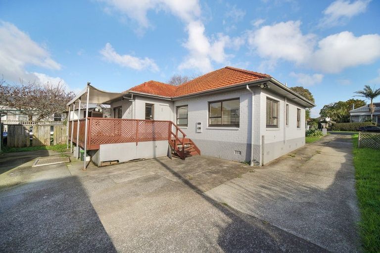 Photo of property in 56 Landscape Road, Papatoetoe, Auckland, 2025