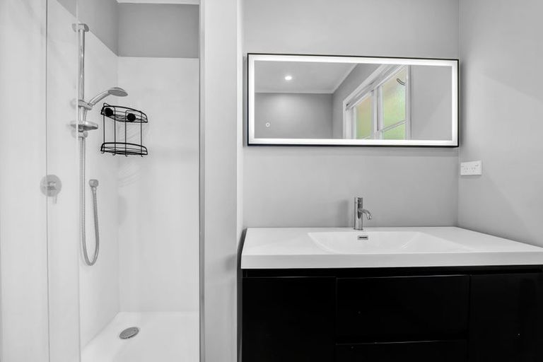 Photo of property in 402 South Road, Hawera, 4674