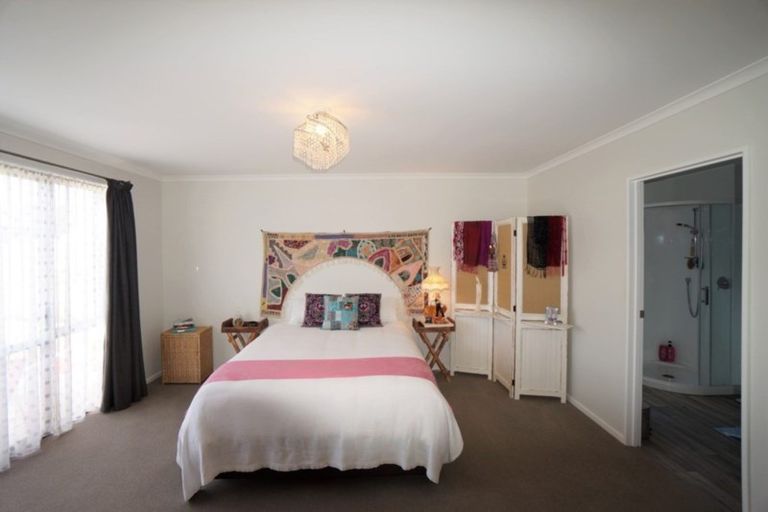 Photo of property in 12 Ocean View Rise, Ruakaka, 0116