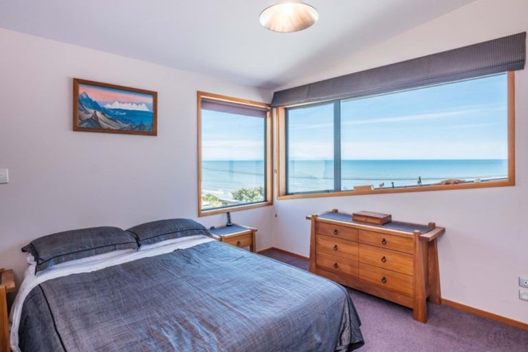 Photo of property in 115 The Parade, Paekakariki, 5034
