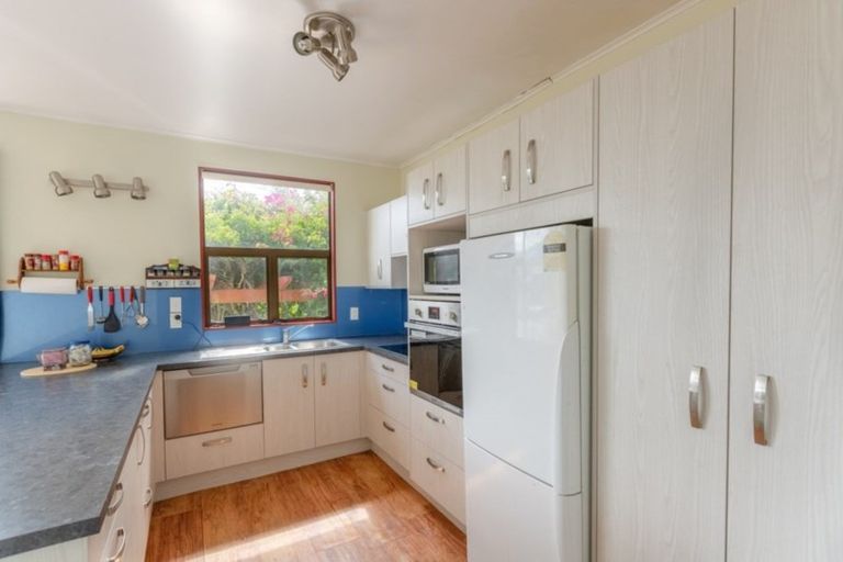 Photo of property in 3 Toru Road, Paraparaumu Beach, Paraparaumu, 5032