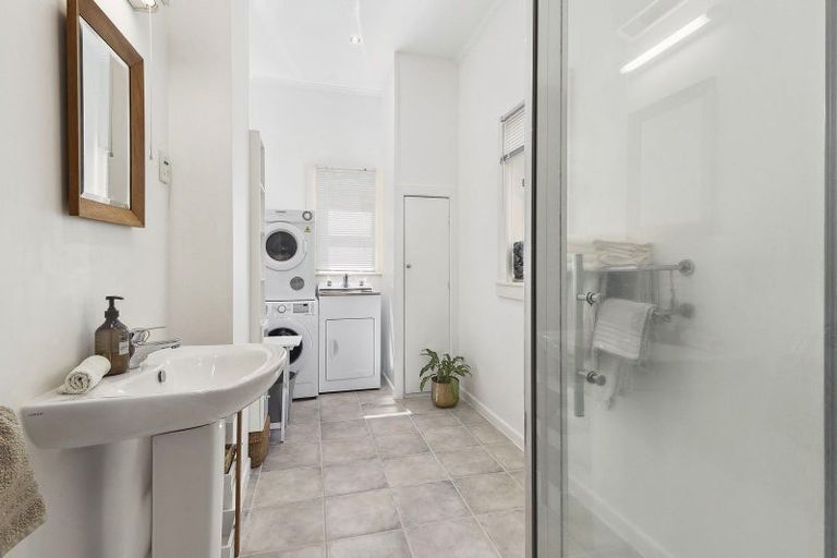 Photo of property in 48 Jackson Street, Island Bay, Wellington, 6023