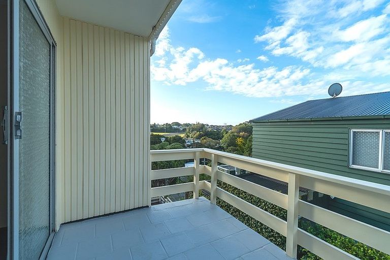 Photo of property in 100 Frankley Road, Frankleigh Park, New Plymouth, 4310