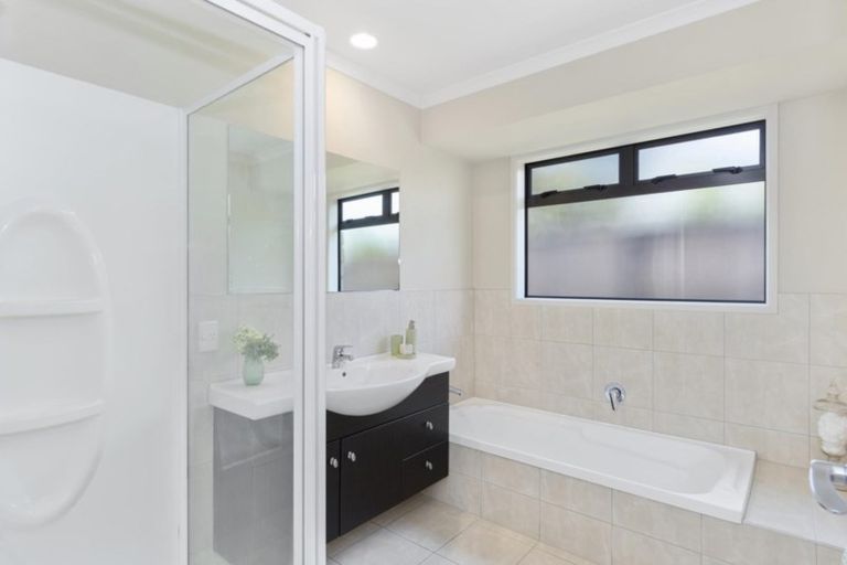Photo of property in 15 Redhaven Place, Bethlehem, Tauranga, 3110