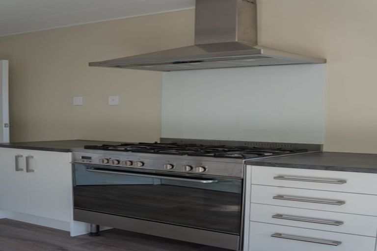 Photo of property in 105b Kamahi Street, Stokes Valley, Lower Hutt, 5019