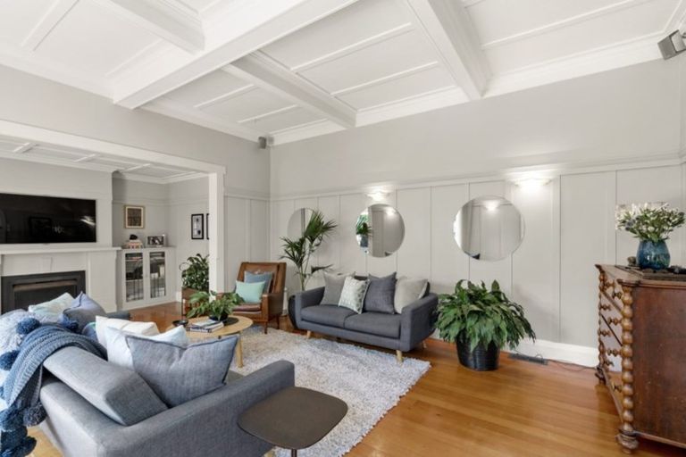 Photo of property in 21 Rattray Street, Devonport, Auckland, 0624