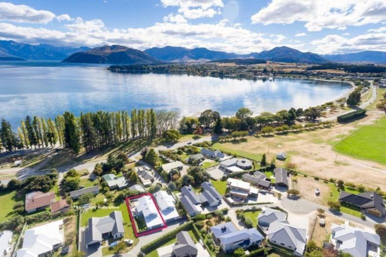 Photo of property in 15 Jessies Crescent, Wanaka, 9305