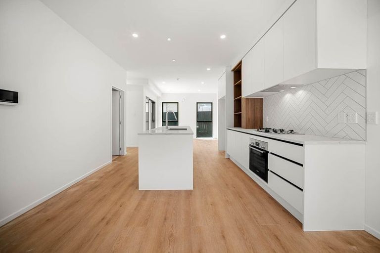 Photo of property in 334d Swanson Road, Ranui, Auckland, 0612