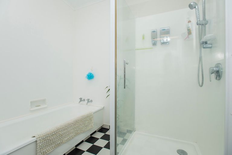 Photo of property in 56 Awapuni Road, Awapuni, Gisborne, 4010