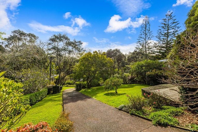 Photo of property in 22 Opanuku Road, Henderson Valley, Auckland, 0612