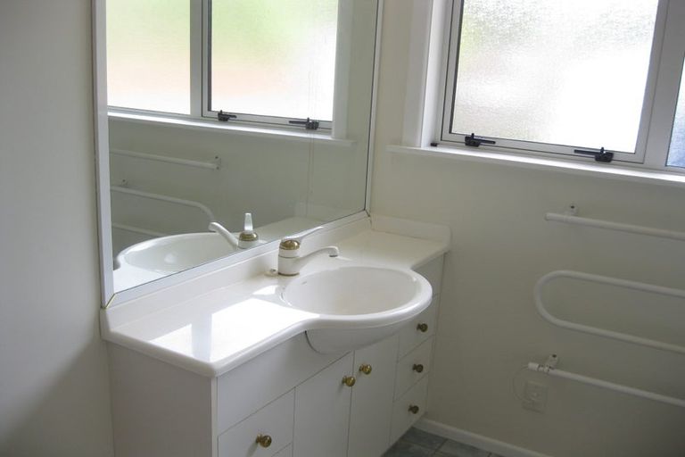 Photo of property in 19 Holly Grove, Maungaraki, Lower Hutt, 5010