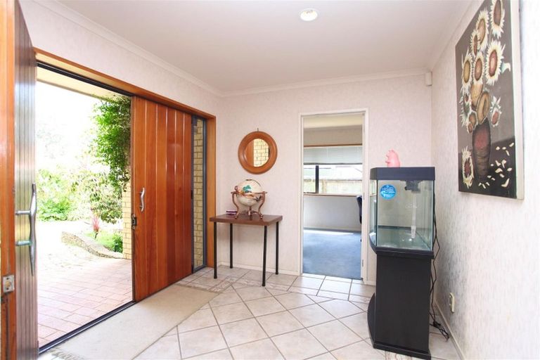 Photo of property in 2 Devon Road, Bucklands Beach, Auckland, 2012