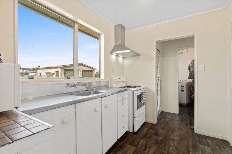 Photo of property in 4 Roslyn Road, Levin, 5510