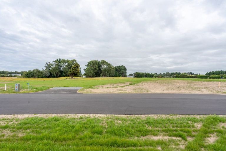 Photo of property in 10 Ochail Way, Otatara, 9879