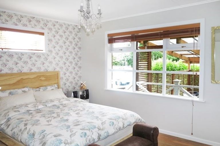 Photo of property in 63 Godley Road, Green Bay, Auckland, 0604