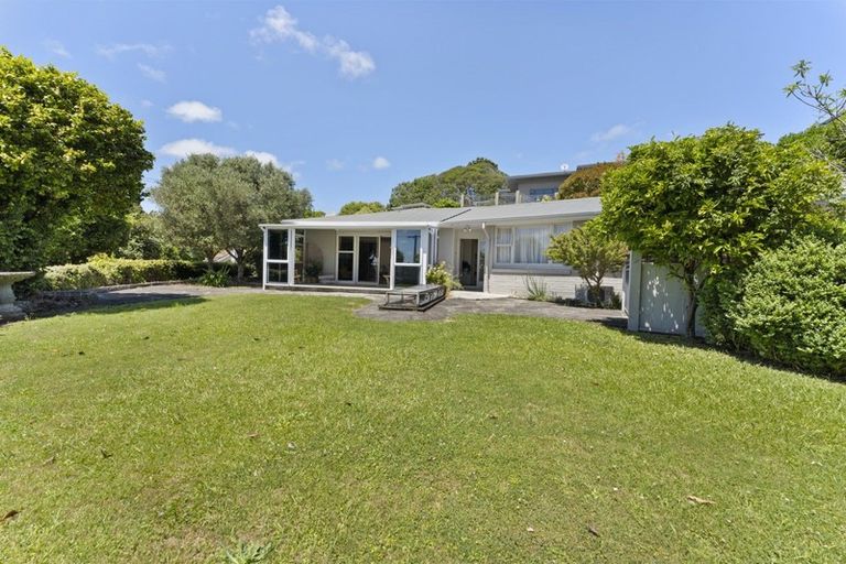 Photo of property in 335f Devon Street West, New Plymouth, 4310