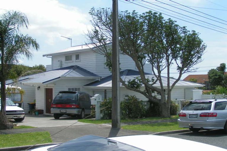 Photo of property in 4a Rewiti Avenue, Takapuna, Auckland, 0622