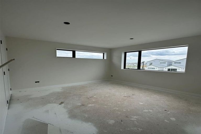 Photo of property in 125 Grove Road, Papakura, 2110