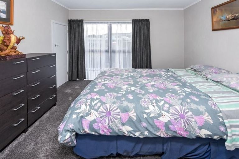 Photo of property in 3 Clendon Place, Manurewa, Auckland, 2102