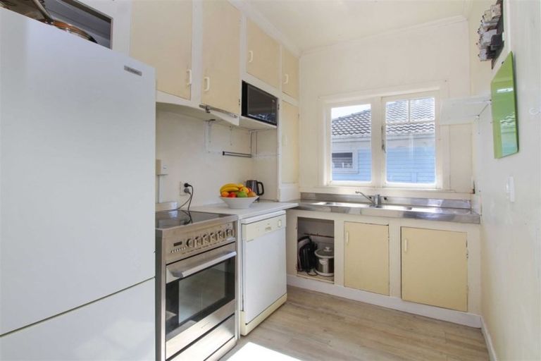 Photo of property in 24 Holland Street, Pukekohe, 2120