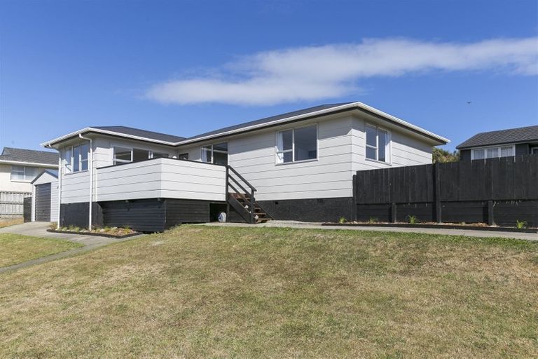 Photo of property in 41 Almora View, Ascot Park, Porirua, 5024