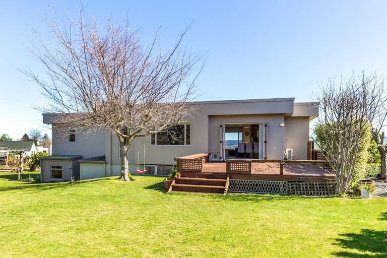 Photo of property in 7 Fairview Terrace, Waipahihi, Taupo, 3330