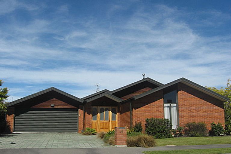 Photo of property in 33 Stillwater Avenue, Burwood, Christchurch, 8083