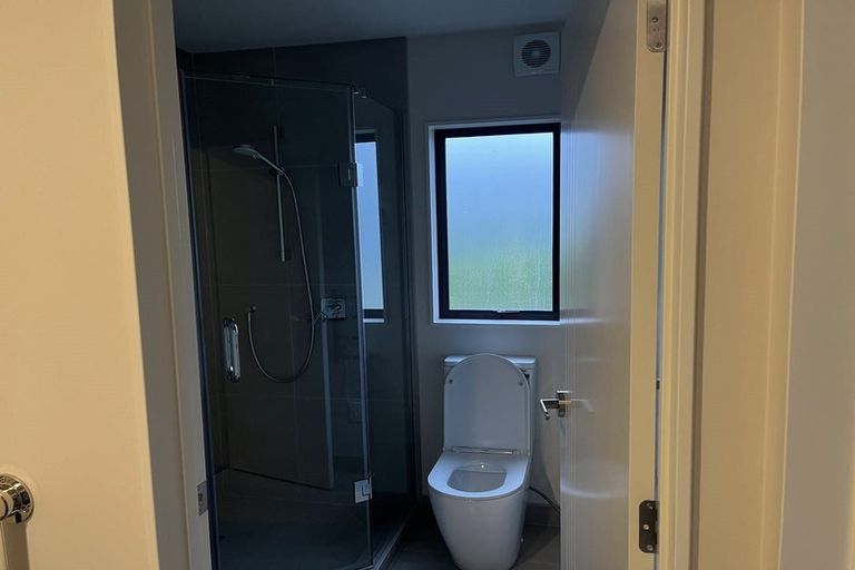 Photo of property in 3/11 Karamu Street, Te Atatu Peninsula, Auckland, 0610