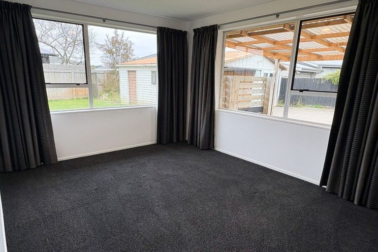 Photo of property in 14 Carteret Place, Aranui, Christchurch, 8061