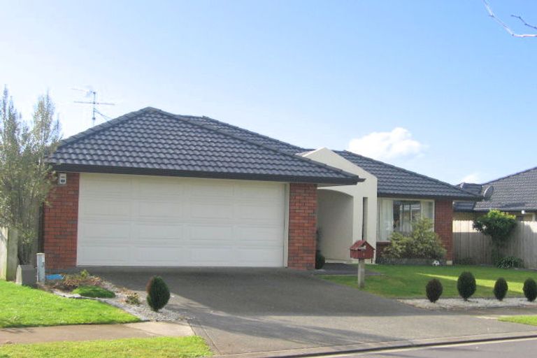 Photo of property in 8 Belcoo Crescent, East Tamaki, Auckland, 2013