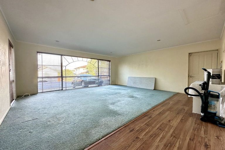 Photo of property in 22 Millstream Drive, Henderson, Auckland, 0610