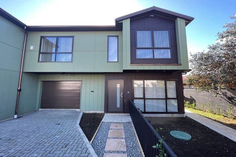 Photo of property in 3 Mark Edward Drive, Half Moon Bay, Auckland, 2012