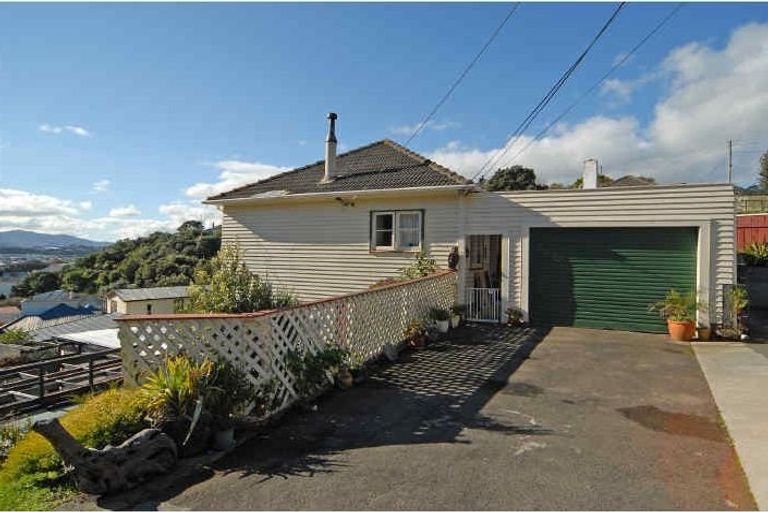 Photo of property in 93 Monorgan Road, Strathmore Park, Wellington, 6022