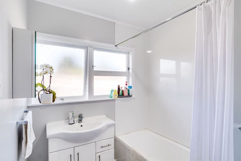 Photo of property in 2 Alexander Avenue, Onekawa, Napier, 4110