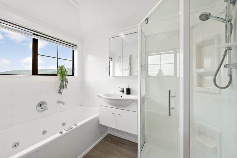 Photo of property in 25 Satara Crescent, Khandallah, Wellington, 6035