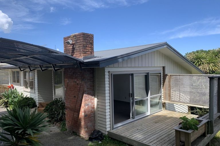 Photo of property in 12 Nandana Drive, Glen Eden, Auckland, 0602