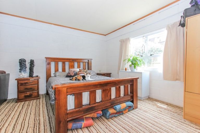 Photo of property in 2/120 Titirangi Road, New Lynn, Auckland, 0600