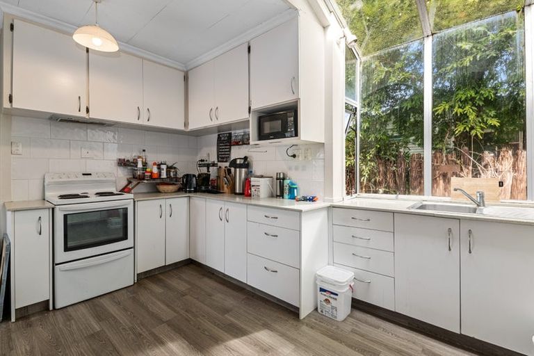 Photo of property in 100 Ranolf Street, Glenholme, Rotorua, 3010