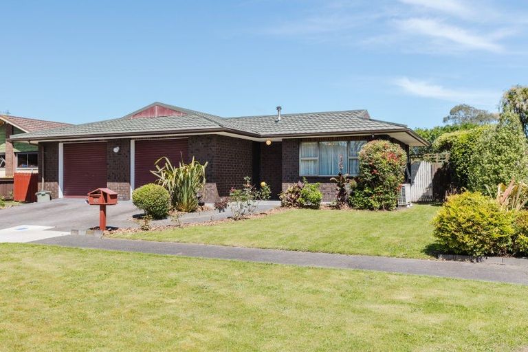 Photo of property in 22 Hind Place, Hokowhitu, Palmerston North, 4410
