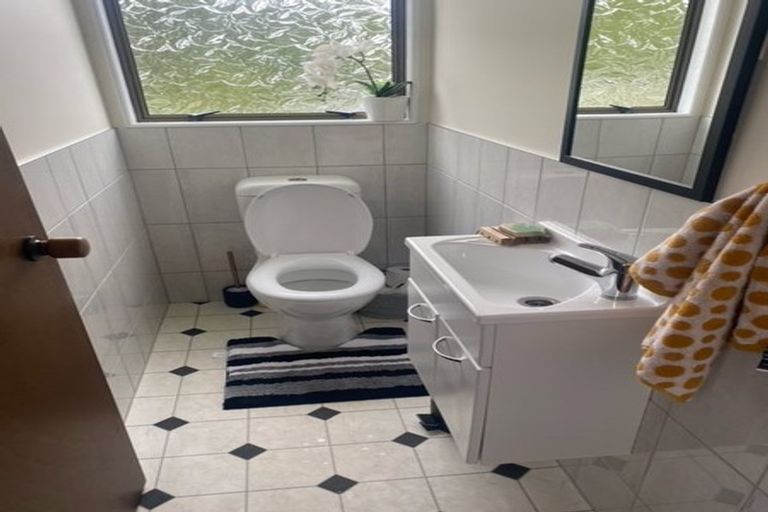 Photo of property in 70a Amapur Drive, Khandallah, Wellington, 6035