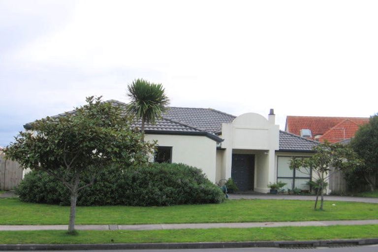 Photo of property in 239 Kilkenny Drive, East Tamaki Heights, Auckland, 2016