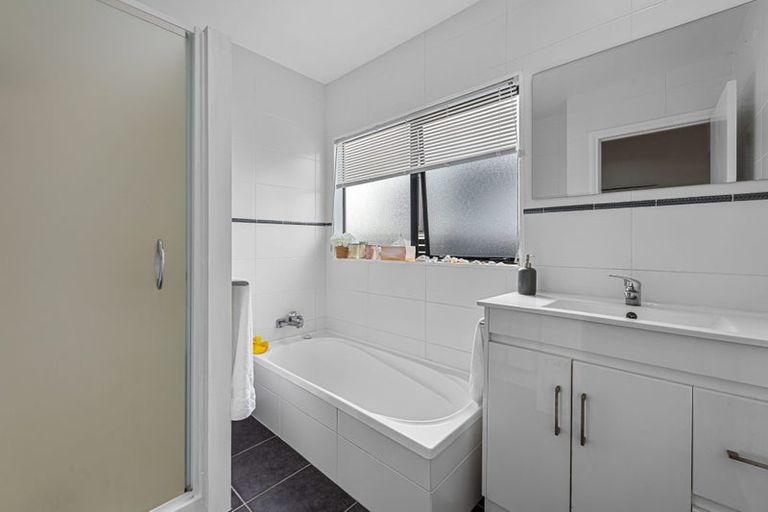 Photo of property in 108 Clovelly Road, Bucklands Beach, Auckland, 2012